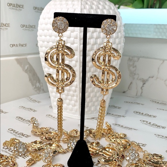 Moo-lah Earrings - Picture 1 of 3